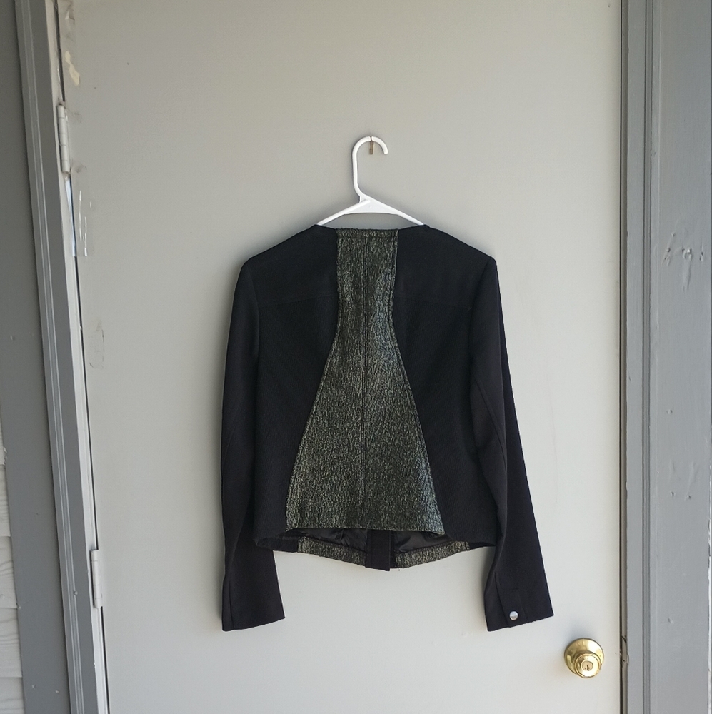 Cabi - Picture 4 of 5